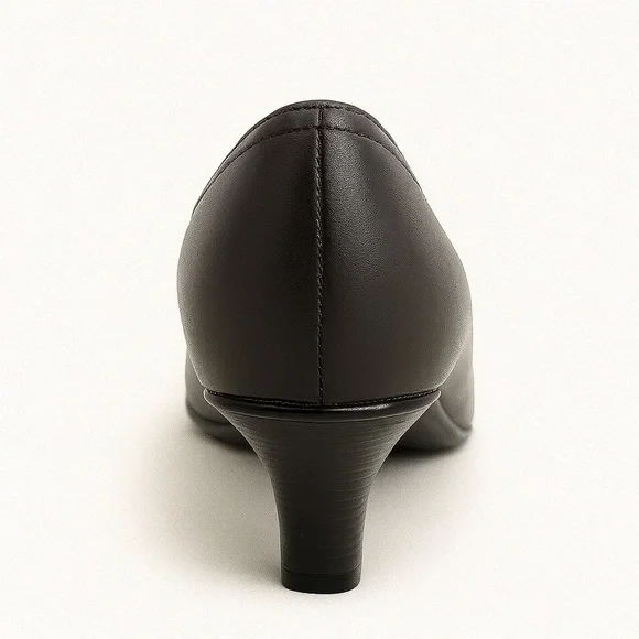 Softspots Brown Leather Heels 8.5W | Classic Round Toe Comfort Pumps - Picture 4 of 6